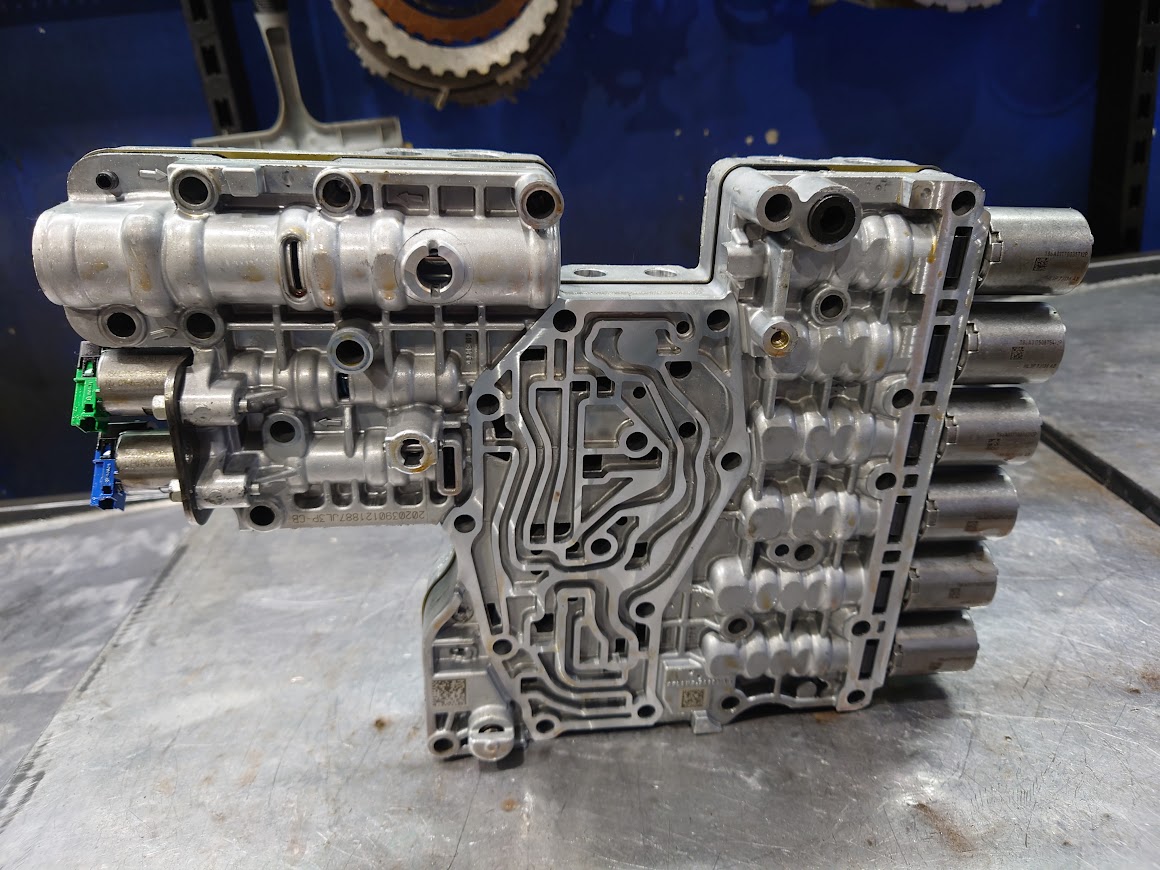 Гидроблок коробки 10R80