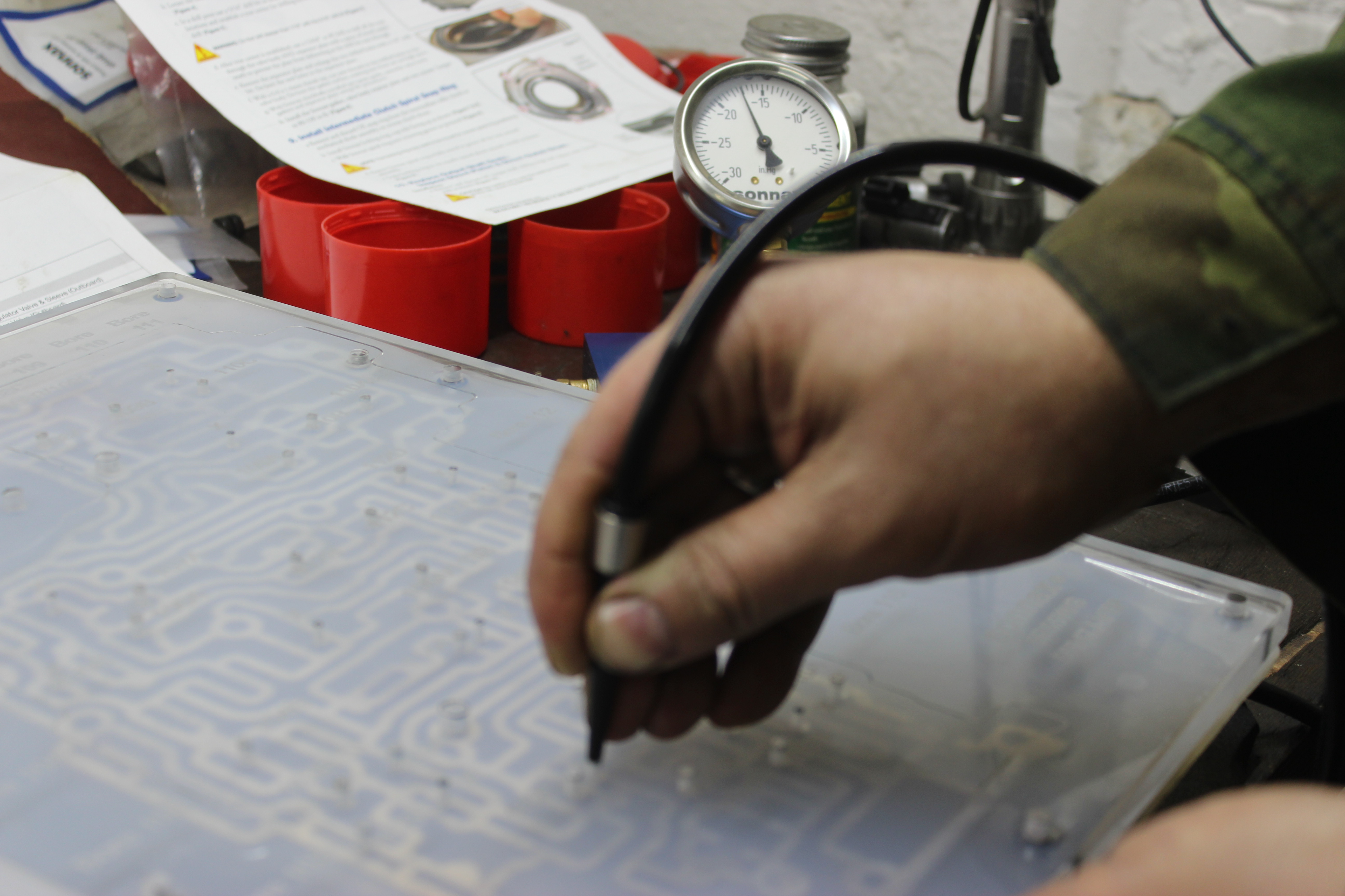 Вакуум тест гидроблока 5R55W с использованием адаптерной пластины SONNAX